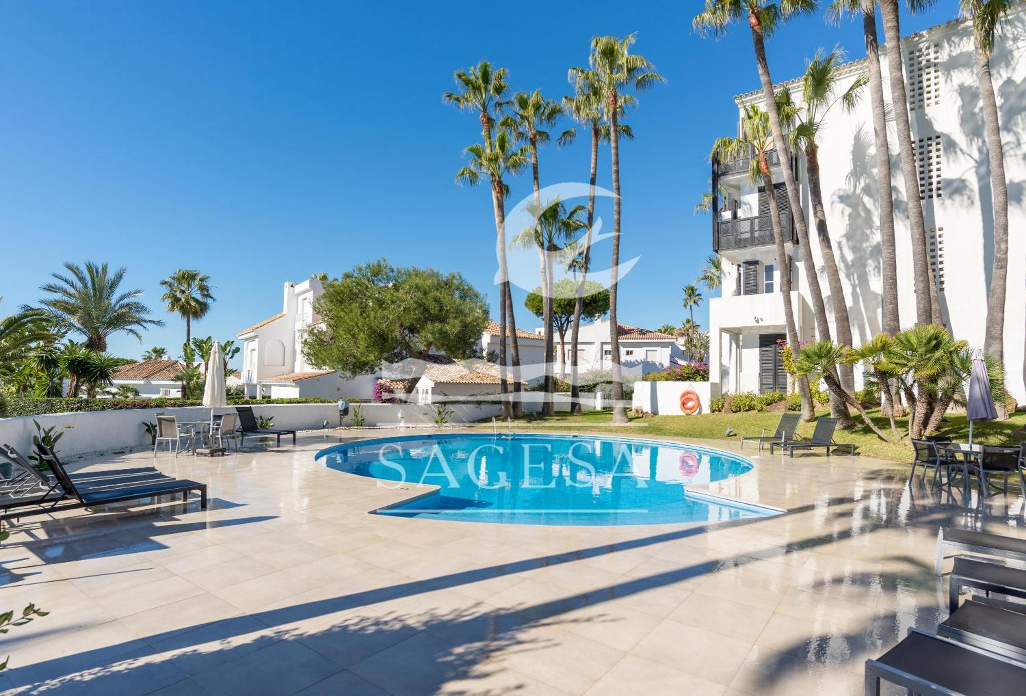 Jardines De Las Golondrinas Aparthotel Marbella Exterior photo